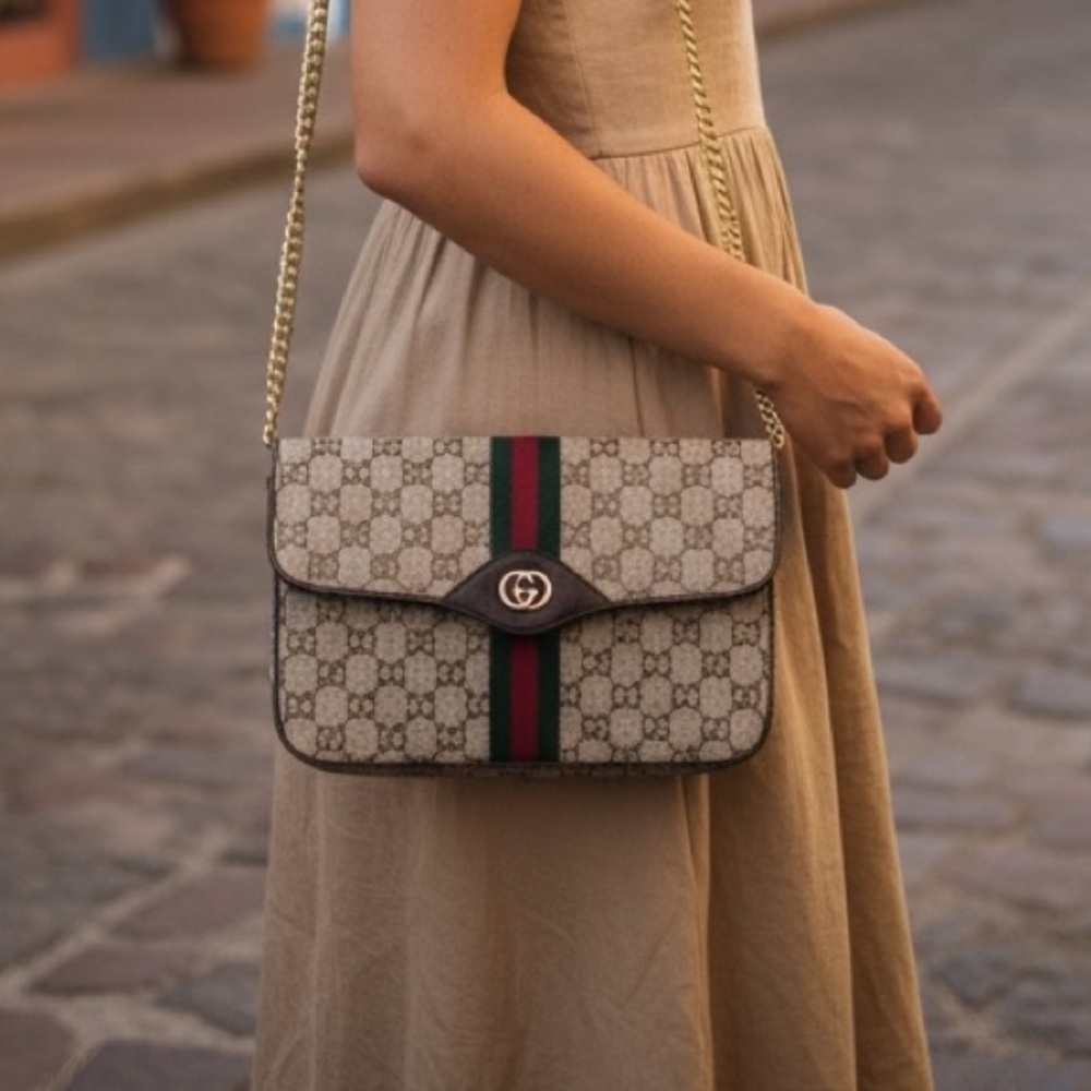 🔥🔥Gucci Tan Monogram Clutch/Shoulder Bag/Crossed- body with Red and Green Stripe - Picture 5 of 16